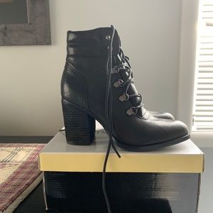 Lace up shoe boots